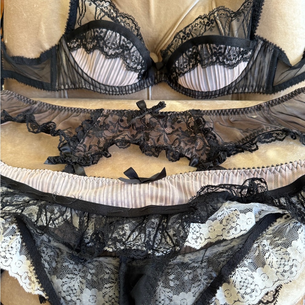 Elegant Black Lace Lingerie Set